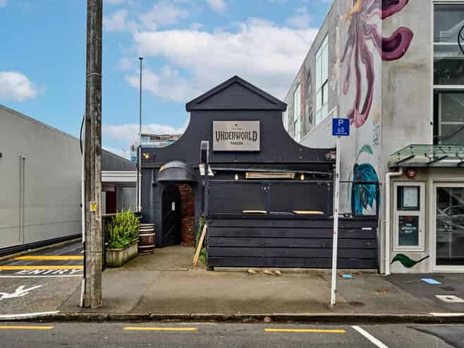 Iconic Mount Victoria freehold