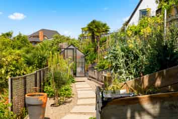 24 Anchorage Grove, Maungatapu