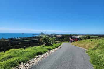 12 Sutton Road, Omata