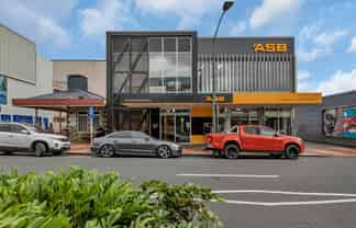 Strong tenant. Solid returns. Ready to transact.