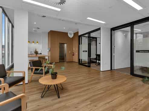 Strong tenant. Solid returns. Ready to transact.