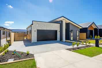 8 Gertrude Cole Road, Clarks Beach