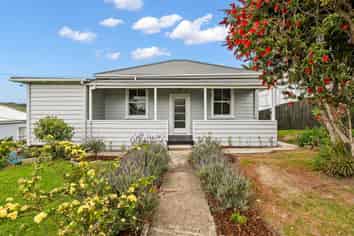 15 View Road, Hikurangi