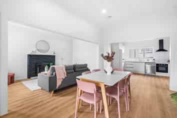 15 View Road, Hikurangi