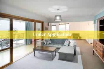 6 Madeley Road, Mount Pleasant