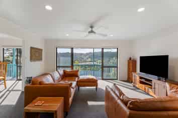 63 Pemberton Avenue, Bayview