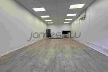 Standout Retail space - Howick Hotspot!