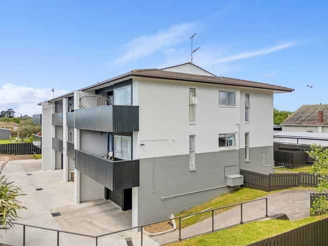 3 & 8/60 Hutton Street, Otahuhu