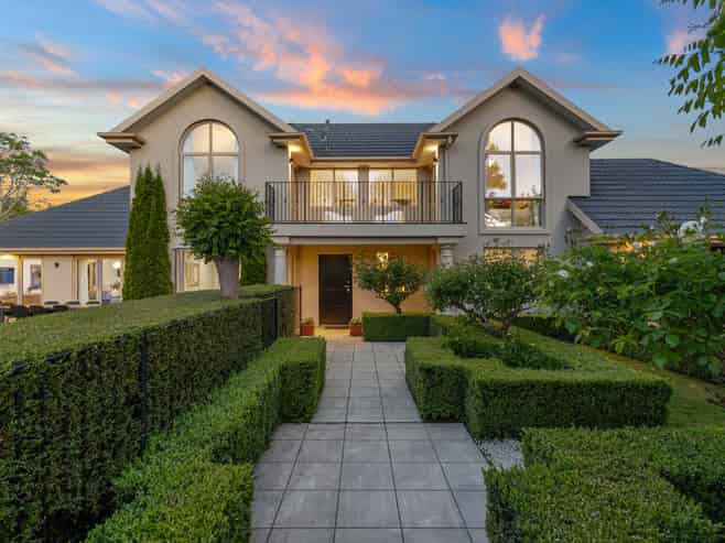 1 Springvale Gardens, Harewood