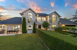 1 Springvale Gardens, Harewood