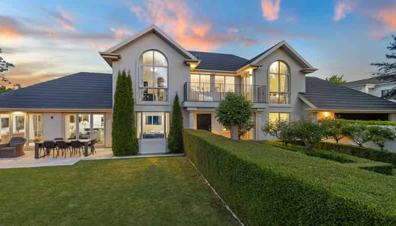 1 Springvale Gardens, Harewood