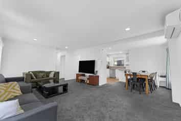 33A Whittle Place, New Windsor