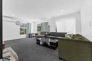 33A Whittle Place, New Windsor