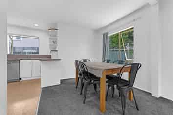 33A Whittle Place, New Windsor