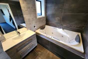 1 Lookout Drive, Closeburn