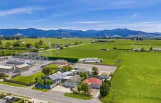 114 and 11 Old Renwick Road, Springlands