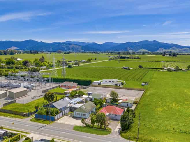 114 and 11 Old Renwick Road, Springlands