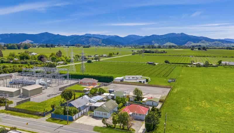 114 and 11 Old Renwick Road, Springlands