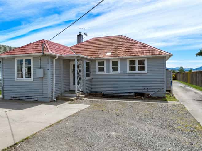 114 and 11 Old Renwick Road, Springlands