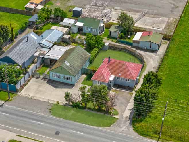 114 and 11 Old Renwick Road, Springlands