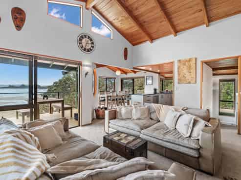 91 Rapata Road, Oakura