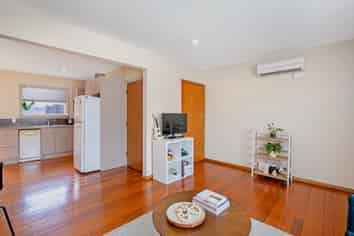 2/28 Aikmans Road, Merivale