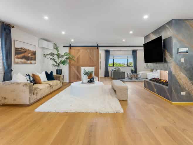 33 Ballymore Drive, Pinehill