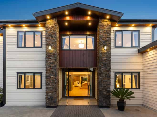 33 Ballymore Drive, Pinehill