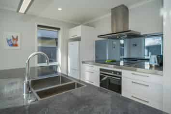 6 Carmello Grove, Richmond