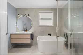 23 Pebble Beach Boulevard, Kamo