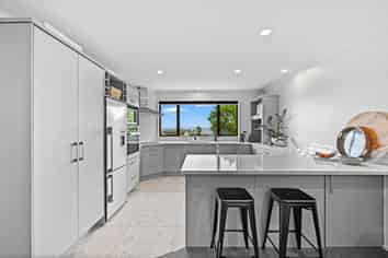 23 Pebble Beach Boulevard, Kamo