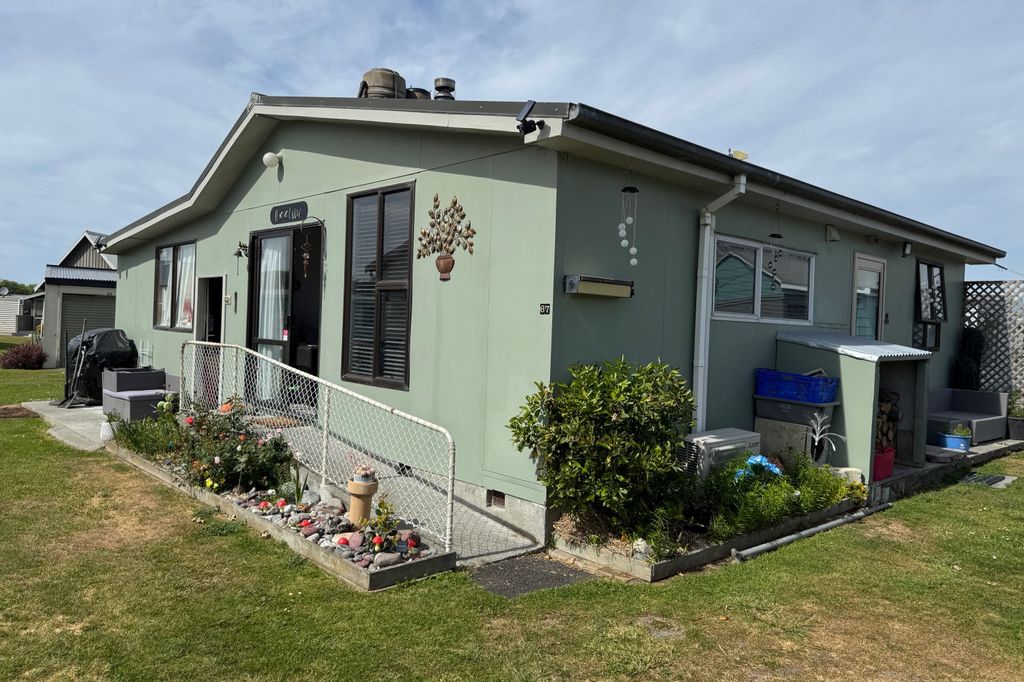Renovated & Ready to Impress! 1