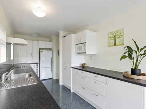 79 Queens Road, Glen Avon