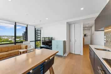 303/10 Auburn Street, Takapuna