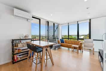 303/10 Auburn Street, Takapuna