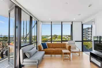 303/10 Auburn Street, Takapuna