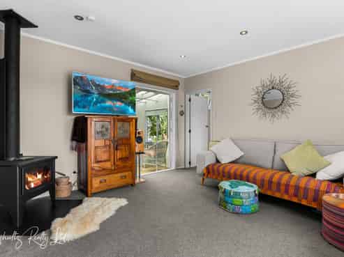 5A Whaka Street, Maungaturoto