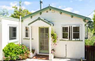 5A Whaka Street, Maungaturoto