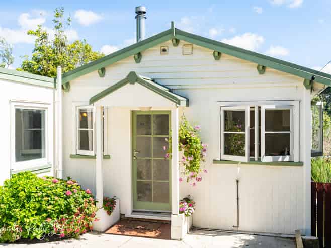 5A Whaka Street, Maungaturoto