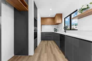 2/192 Blockhouse Bay Road, Avondale