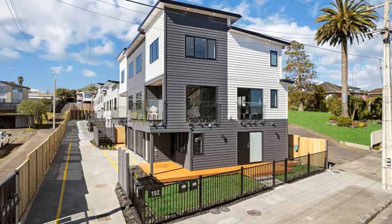 2/192 Blockhouse Bay Road, Avondale