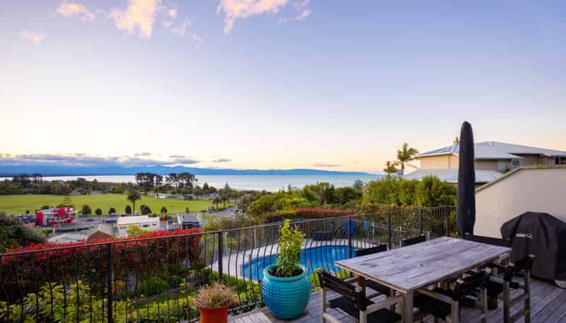 16 Champion Terrace, Moana