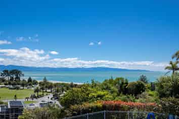 16 Champion Terrace, Moana
