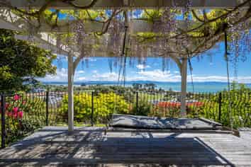 16 Champion Terrace, Moana