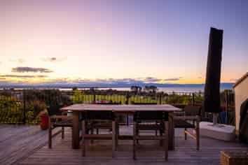 16 Champion Terrace, Moana