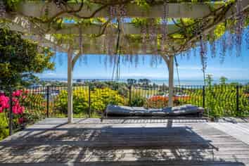 16 Champion Terrace, Moana