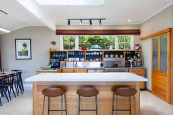 16 Champion Terrace, Moana