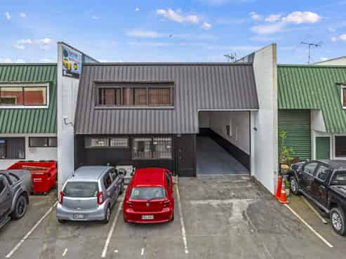 Recently refurbished with vacant possession