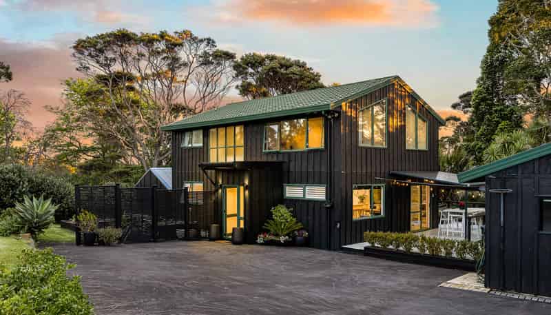 72 Albany Highway, Greenhithe