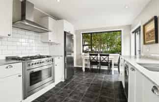 44 Hargest Crescent, Saint Kilda